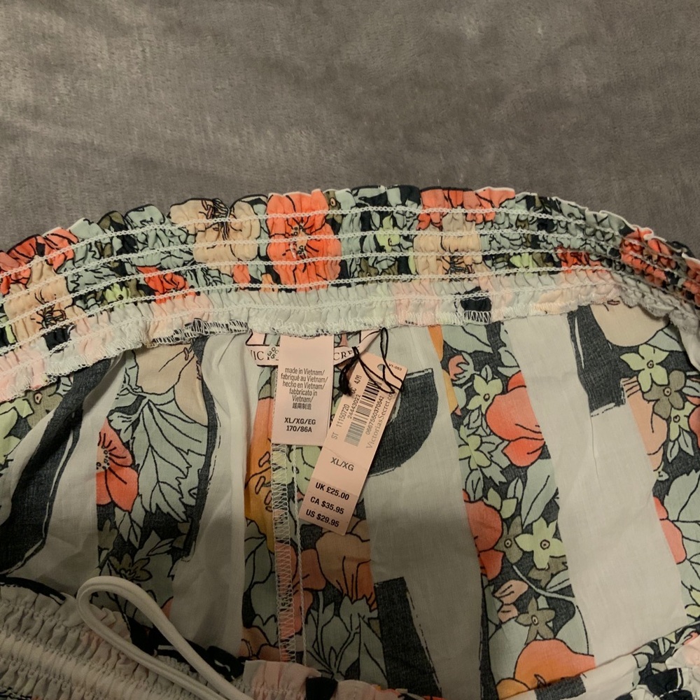 Victoria Secret Shorts - Picture 4 of 4